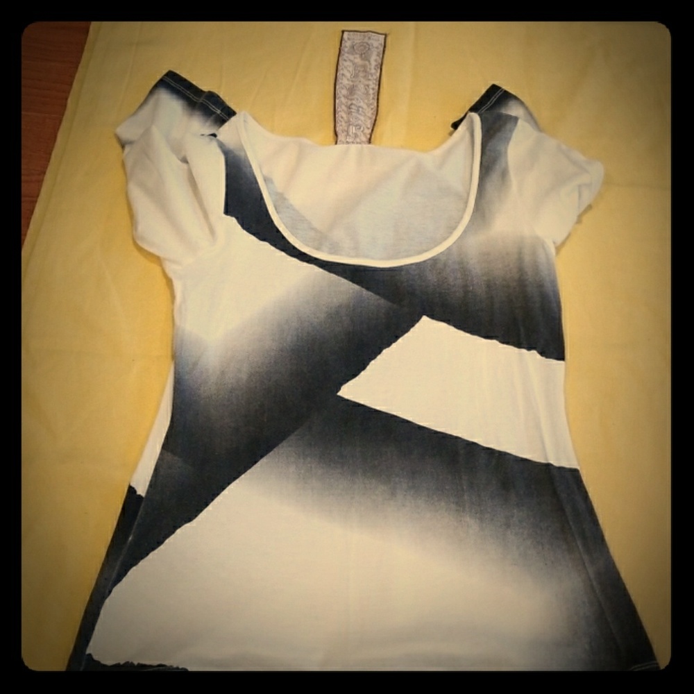 L.A.M.B. Black and white 3/4 sleeve t-shirt